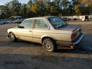 1987 BMW 3 Series z VIN WBAAA1301H2322047, wystawiony jako Copart lot #79020694 z przebiegiem 109 092 mil mil oraz Nie do naprawy • Non repairable. Historia ofert i sprzedaży dostępna na DreamBid. Obrazek 2.