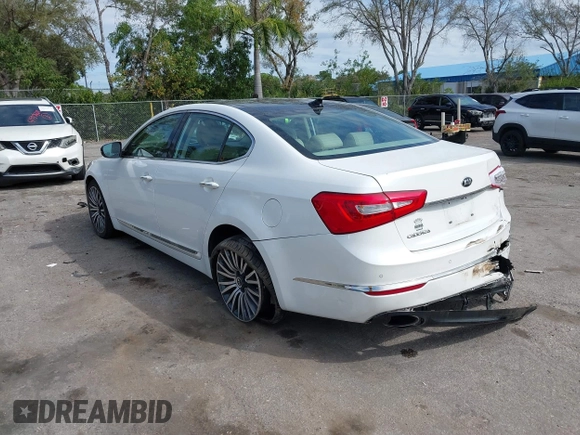 2015 Kia Cadenza Premium with VIN KNALN4D79F5178379, listed as a IAAI auction lot 41594983 with 56,205 mi miles. Bid and sale history available at carsss.com. Image 3.