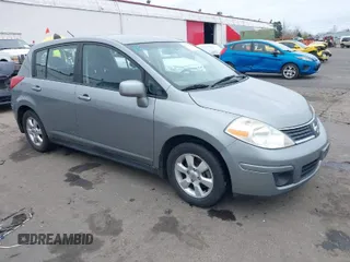 2007 Nissan Versa 1.8 S with VIN 3N1BC13E27L419464, listed as a IAAI auction lot 41776767 with 184,484 mi miles. Bid and sale history available at carsss.com. Image 1.