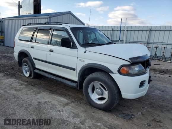 2000 Mitsubishi Montero Sport LS with VIN JA4MT31H1YP027476, listed as a Copart auction lot 48561035 with 337,587 mi miles and Salvage Title. Bid and sale history available at carsss.com. Image 4.