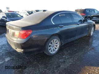 2010 BMW 7 Series 750i xDrive z VIN WBAKC6C5XACL67558, wystawiony jako Copart lot #88550755 z przebiegiem 108 796 mil mil oraz Szkoda całkowita • Salvage title. Historia ofert i sprzedaży dostępna na DreamBid. Obrazek 3.