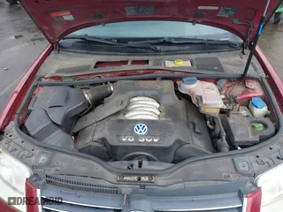 2003 Volkswagen Passat GLX with VIN WVWYH63B03E061688, listed as a IAAI auction lot 41981889 with 1 mi miles. Bid and sale history available at carsss.com. Image 10.