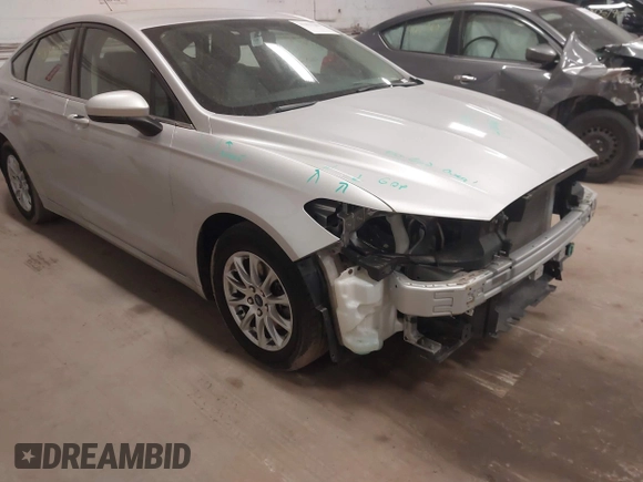 2018 Ford Fusion S with VIN 3FA6P0G71JR226550, listed as a IAAI auction lot 41811203 with 72,245 mi miles. Bid and sale history available at carsss.com. Image 18.