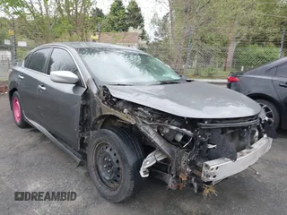 2015 Nissan Altima 2.5 S with VIN 1N4AL3AP3FN917170, listed as a IAAI auction lot 41967374 with 173,633 mi miles. Bid and sale history available at carsss.com. Image 1.