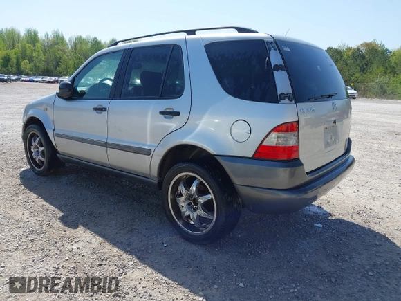 1998 Mercedes-Benz M 320/430/500 with VIN 4JGAB54E4WA028044, listed as a IAAI auction lot 42013560 with 196,372 mi miles and . Bid and sale history available at DreamBid. Image 3.
