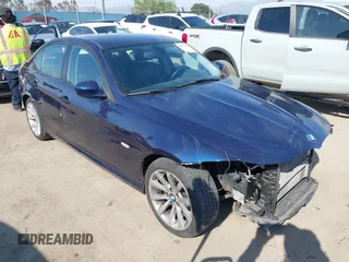 2011 BMW 3 Series 328i with VIN WBAPH5G59BNM72013, listed as a IAAI auction lot 41970086 with 71,408 mi miles. Bid and sale history available at carsss.com. Image 1.