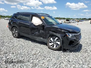 2025 Volkswagen Atlas SE with VIN 1V2WR2CA7SC500575, listed as a Copart auction lot 56872915 with 10,739 mi miles and Salvage title. Bid and sale history available at DreamBid. Image 4.