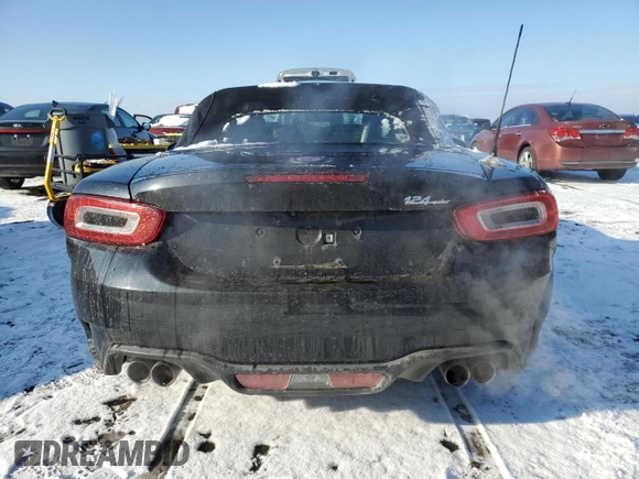 2017 FIAT 124 Spider Elaborazione Abarth z VIN JC1NFAEK2H0123795, wystawiony jako Copart lot #89278685 z przebiegiem 51 179 mil mil oraz Szkoda całkowita • Salvage title. Historia ofert i sprzedaży dostępna na DreamBid. Obrazek 6.