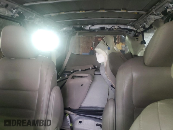 2019 Toyota Sienna XLE with VIN 5TDDZ3DC0KS217173, listed as a Copart auction lot 48677095 with 96,728 mi miles and Salvage Title. Bid and sale history available at carsss.com. Image 10.