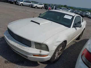 2007 Ford Mustang Deluxe with VIN 1ZVFT80N775312340, listed as a IAAI auction lot 42391348 with Not provided miles and . Bid and sale history available at DreamBid. Image 2.