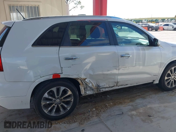 2015 Kia Sorento SX with VIN 5XYKWDA78FG615957, listed as a IAAI auction lot 41931368 with 116,662 mi miles. Bid and sale history available at carsss.com. Image 6.
