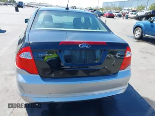 2010 Ford Fusion SE z VIN 3FAHP0HA2AR131918, wystawiony jako IAAI lot #42678902 z przebiegiem 180 828 mil mil oraz . Historia ofert i sprzedaży dostępna na DreamBid. Obrazek 16.