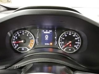 2020 Jeep Renegade Altitude with VIN ZACNJABB3LPL53805, listed as a Copart auction lot 80463374 with 88,190 mi miles and Clean Title. Bid and sale history available at DreamBid. Image 9.