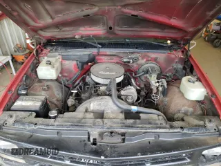1988 Chevrolet Silverado 3500 z VIN 1GCGC34K9JE116935, wystawiony jako Copart lot #72621064 z przebiegiem 160 593 mil mil oraz Tytuł czysty. Historia ofert i sprzedaży dostępna na DreamBid. Obrazek 12.