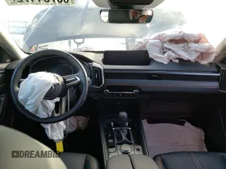 2023 Mazda CX-50 Premium Plus z VIN 7MMVABEY3PN106534, wystawiony jako Copart lot #68754472 z przebiegiem 4 110 mil mil oraz . Historia ofert i sprzedaży dostępna na DreamBid. Obrazek 8.
