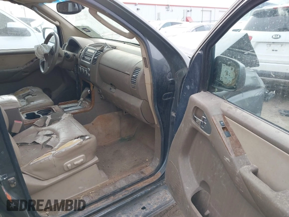 2005 Nissan Pathfinder SE with VIN 5N1AR18U05C707611, listed as a IAAI auction lot 41413932 with 260,777 mi miles. Bid and sale history available at carsss.com. Image 5.
