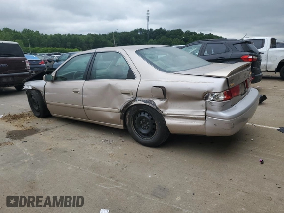 2001 Toyota Camry CE z VIN 4T1BG22K41U104477, wystawiony jako Copart lot #58437155 z przebiegiem 84 355 mil mil oraz Czysty tytuł • Clean title. Historia ofert i sprzedaży dostępna na DreamBid. Obrazek 2.