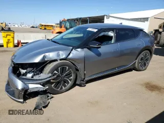2024 Kia EV6 Wind z VIN KNDC3DLC8R5203168, wystawiony jako Copart lot #53138585 z przebiegiem 9 398 mil mil oraz Szkoda całkowita • Salvage title. Historia ofert i sprzedaży dostępna na DreamBid. Obrazek 1.