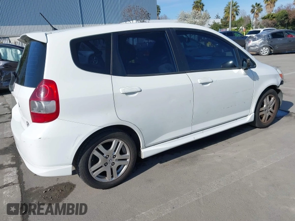 2007 Honda Fit Sport with VIN JHMGD38627S063997, listed as a IAAI auction lot 41847770 with 227,170 mi miles. Bid and sale history available at carsss.com. Image 4.