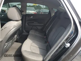 2017 Kia Optima LX z VIN 5XXGT4L36HG152748, wystawiony jako Copart lot #60788595 z przebiegiem 102 972 mil mil oraz Szkoda całkowita • Salvage title. Historia ofert i sprzedaży dostępna na DreamBid. Obrazek 10.