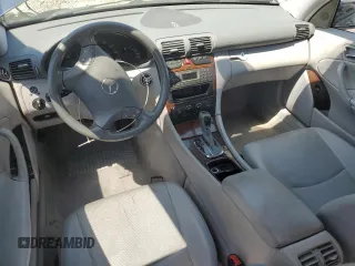 2001 Mercedes-Benz C 230/260/280/320 с VIN WDBRF61J51F090047, выставлен на аукционе Copart как лот 57763475 с пробегом 125 263 миль миль и Списание • Salvage title. История ставок и продаж доступна на DreamBid. Изображение 8.
