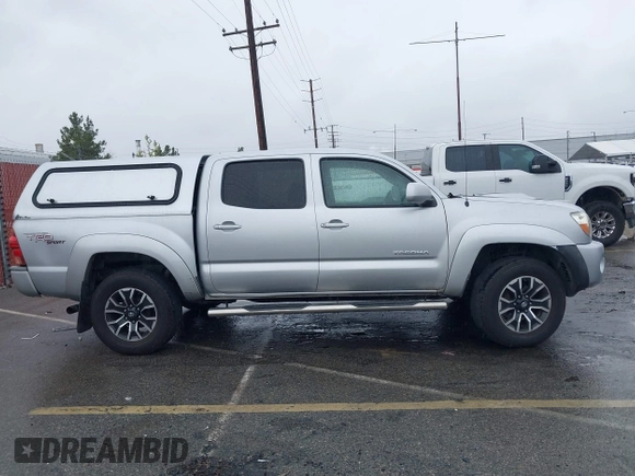 2007 Toyota Tacoma z VIN 3TMLU42N77M009397, wystawiony jako IAAI lot #41805139 z przebiegiem 256 744 mil mil oraz . Historia ofert i sprzedaży dostępna na DreamBid. Obrazek 12.
