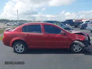 2008 Chevrolet Cobalt LT z VIN 1G1AL58FX87234224, wystawiony jako IAAI lot #42199738 z przebiegiem 135 441 mil mil oraz . Historia ofert i sprzedaży dostępna na DreamBid. Obrazek 13.
