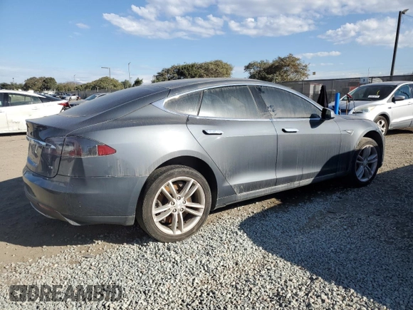 2013 Tesla Model S with VIN 5YJSA1CG9DFP09733, listed as a Copart auction lot 87739005 with 88,163 mi miles and Salvage title. Bid and sale history available at DreamBid. Image 3.
