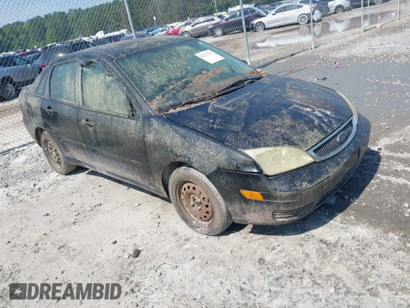 2006 Ford Focus S z VIN 1FAFP34N26W126644, wystawiony jako IAAI lot #42273767 z przebiegiem 245 497 mil mil oraz . Historia ofert i sprzedaży dostępna na DreamBid. Obrazek 1.