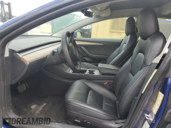 2022 Tesla Model 3 z VIN 5YJ3E1EA9NF368921, wystawiony jako Copart lot #60301705 z przebiegiem 91 048 mil mil oraz Czysty tytuł • Clean title. Historia ofert i sprzedaży dostępna na DreamBid. Obrazek 7.