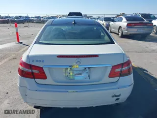 2011 Mercedes-Benz E-Class E 350 with VIN WDDKJ5GB2BF072981, listed as a IAAI auction lot 40683703 with 192,421 mi miles. Bid and sale history available at carsss.com. Image 17.