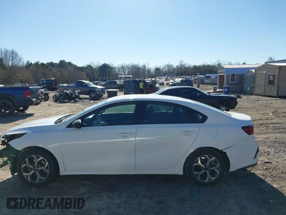 2021 Kia Forte LXS with VIN 3KPF24ADXME322994, listed as a IAAI auction lot 41737723 with 115,226 mi miles. Bid and sale history available at carsss.com. Image 14.