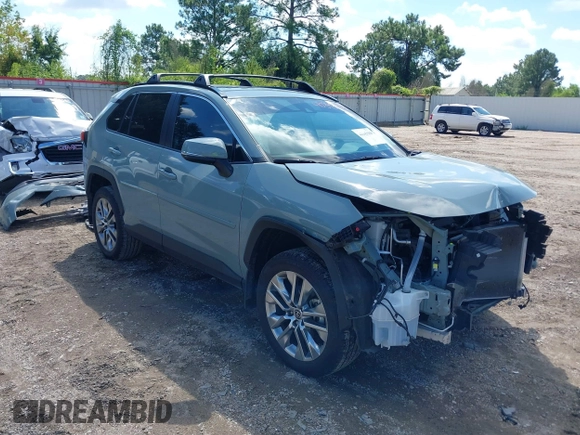 2021 Toyota RAV4 XLE Premium z VIN 2T3C1RFVXMW184382, wystawiony jako IAAI lot #40343908 z przebiegiem 58 594 mil mil oraz . Historia ofert i sprzedaży dostępna na DreamBid. Obrazek 1.
