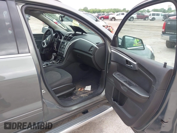 2011 Chevrolet Traverse 1LT z VIN 1GNKRGED0BJ204837, wystawiony jako IAAI lot #42203555 z przebiegiem Nie podano mil oraz . Historia ofert i sprzedaży dostępna na DreamBid. Obrazek 5.