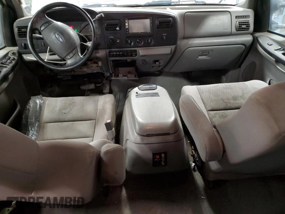 2005 Ford F-250 XL with VIN 1FTSW21P35EC79548, listed as a Copart auction lot 57217535 with 206,502 mi miles and Clean title. Bid and sale history available at DreamBid. Image 8.