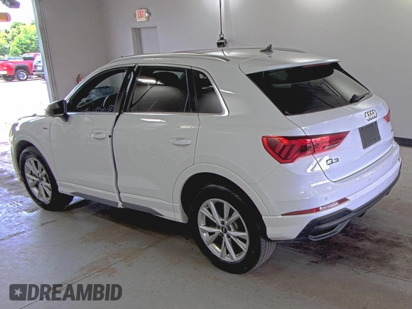 2023 Audi Q3 S line Premium z VIN WA1DECF37P1107583, wystawiony jako IAAI lot #42774151 z przebiegiem 51 891 mil mil oraz . Historia ofert i sprzedaży dostępna na DreamBid. Obrazek 33.
