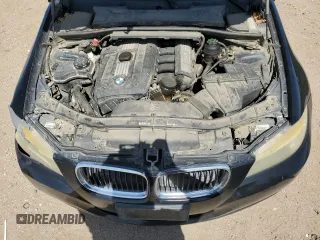 2011 BMW 3 Series 328i z VIN WBAPH5C53BA444981, wystawiony jako Copart lot #61779665 z przebiegiem 137 307 mil mil oraz Czysty tytuł • Clean title. Historia ofert i sprzedaży dostępna na DreamBid. Obrazek 11.