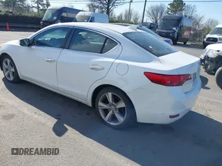 2013 Acura ILX Tech Pkg with VIN 19VDE1F75DE008470, listed as a IAAI auction lot 41671412 with 126,829 mi miles. Bid and sale history available at carsss.com. Image 3.