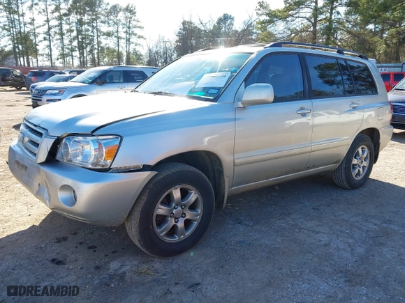 2007 Toyota Highlander w/3rd Row with VIN JTEDP21A070127160, listed as a IAAI auction lot 41298659 with 217,761 mi miles. Bid and sale history available at carsss.com. Image 2.