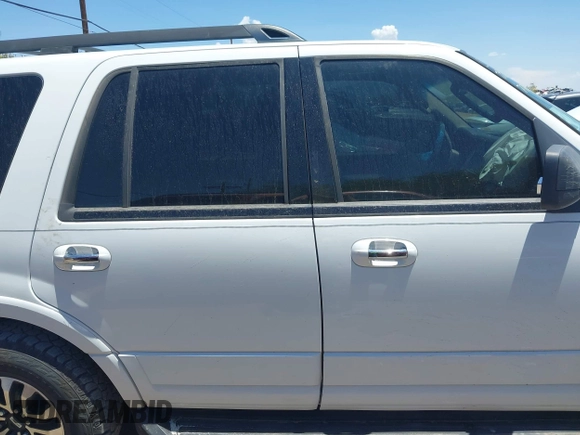 2010 Ford Expedition SSV with VIN 1FMJU1F52AEB48863, listed as a IAAI auction lot 42697944 with 293,614 mi miles and . Bid and sale history available at DreamBid. Image 14.