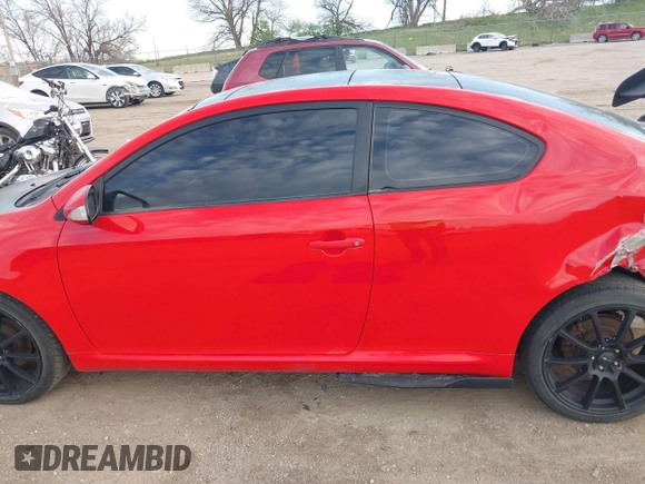 2005 Scion tC z VIN JTKDE167950048609, wystawiony jako IAAI lot #42085650 z przebiegiem 150 360 mil mil oraz . Historia ofert i sprzedaży dostępna na DreamBid. Obrazek 14.