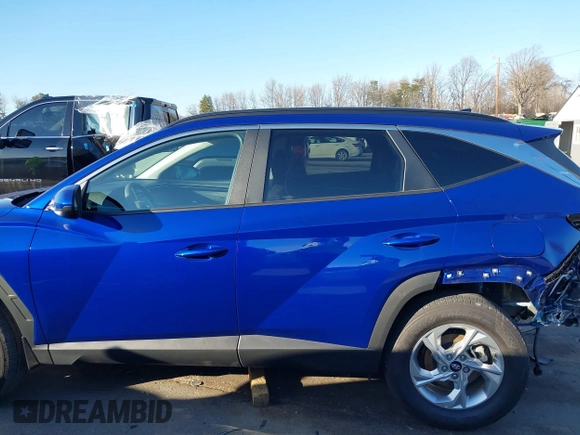 2024 Hyundai Tucson SEL with VIN 5NMJBCDE4RH334082, listed as a IAAI auction lot 41493611 with 10,441 mi miles and . Bid and sale history available at carsss.com. Image 14.