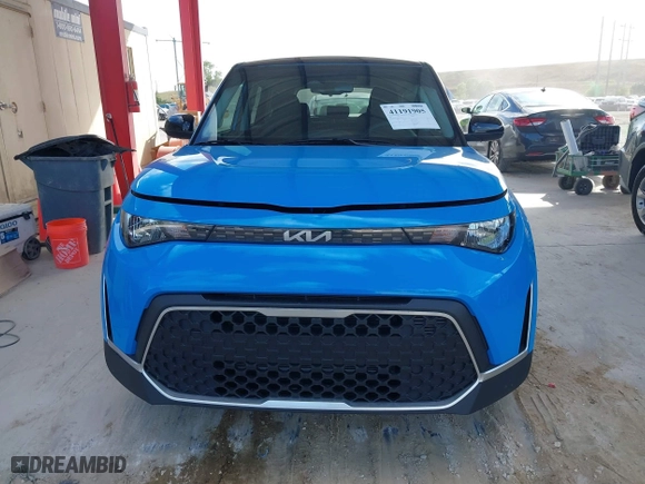 2025 Kia Soul LX with VIN KNDJ23AU4S7246240, listed as a IAAI auction lot 41191905 with 3,918 mi miles. Bid and sale history available at carsss.com. Image 13.
