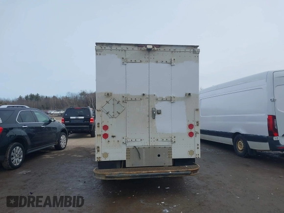 2013 Ford F-250 XL with VIN 1FDBF2B61DEB64348, listed as a IAAI auction lot 41685696 with 561,489 mi miles and . Bid and sale history available at DreamBid. Image 16.