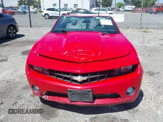 2013 Chevrolet Camaro LT z VIN 2G1FB3D34D9104778, wystawiony jako IAAI lot #42229416 z przebiegiem 99 123 mil mil oraz . Historia ofert i sprzedaży dostępna na DreamBid. Obrazek 6.