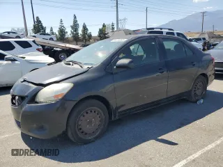 2012 Toyota Yaris z VIN JTDBT4K3XCL017728, wystawiony jako Copart lot #56236365 z przebiegiem 197 715 mil mil oraz Czysty tytuł • Clean title. Historia ofert i sprzedaży dostępna na DreamBid. Obrazek 1.