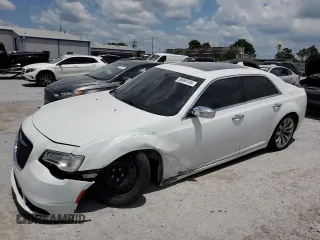 2017 Chrysler 300 C with VIN 2C3CCAET3HH541794, listed as a Copart auction lot 58694104 with 58,455 mi miles and Salvage Title. Bid and sale history available at carsss.com. Image 1.