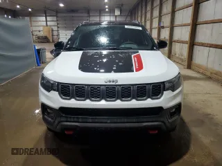 2025 Jeep Compass Trailhawk z VIN 3C4NJDDN6ST543410, wystawiony jako Copart lot #62530235 z przebiegiem 9 197 mil mil oraz Czysty tytuł • Clean title. Historia ofert i sprzedaży dostępna na DreamBid. Obrazek 5.