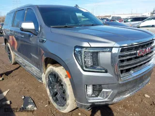 2022 GMC Yukon XL SLT with VIN 1GKS2GKD5NR287659, listed as a IAAI auction lot 41695755 with 32,466 mi miles. Bid and sale history available at carsss.com. Image 1.