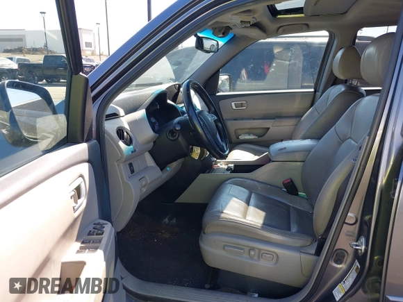 2014 Honda Pilot EX-L with VIN 5FNYF3H52EB015806, listed as a IAAI auction lot 41676586 with 193,215 mi miles and . Bid and sale history available at carsss.com. Image 5.